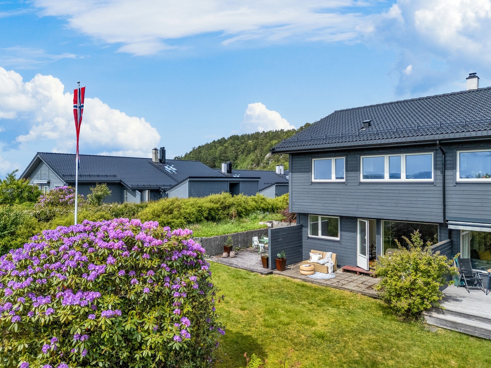 Boligen ble rehablilitert i 2016 og har gjennomgående god standard på utvendige kvaliteter. Galleribilde