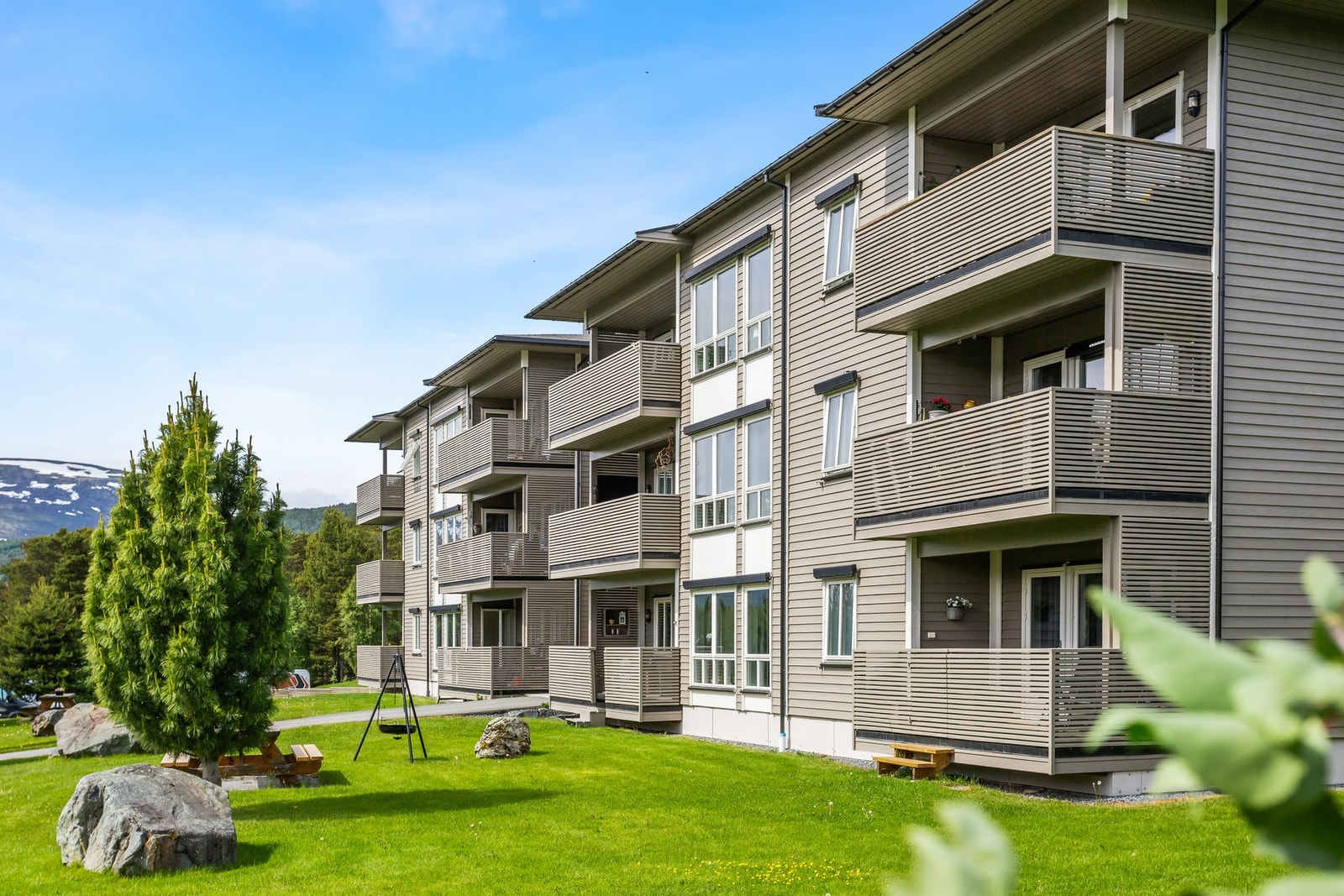 Velkommen til Vikavegen 64B, presentert av Albin Bakkemo v/ Eiendomsmegler 1! (Foto: Interiørfoto, Bente Eidsmo) Galleribilde