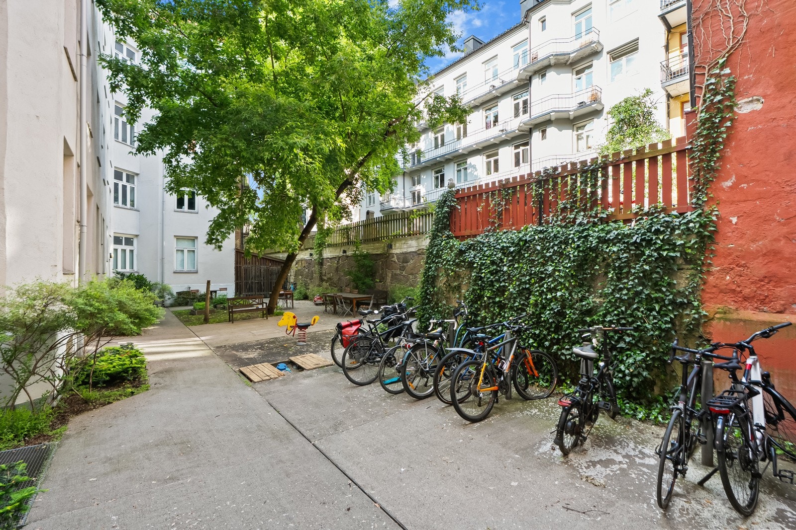 Dette er et veldrevet og hyggelig borettslag med 17 leiligheter. Galleribilde