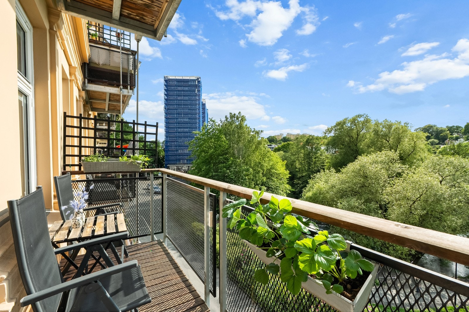 Fra stuen er det utgang til en herlig balkong på 4m². Galleribilde