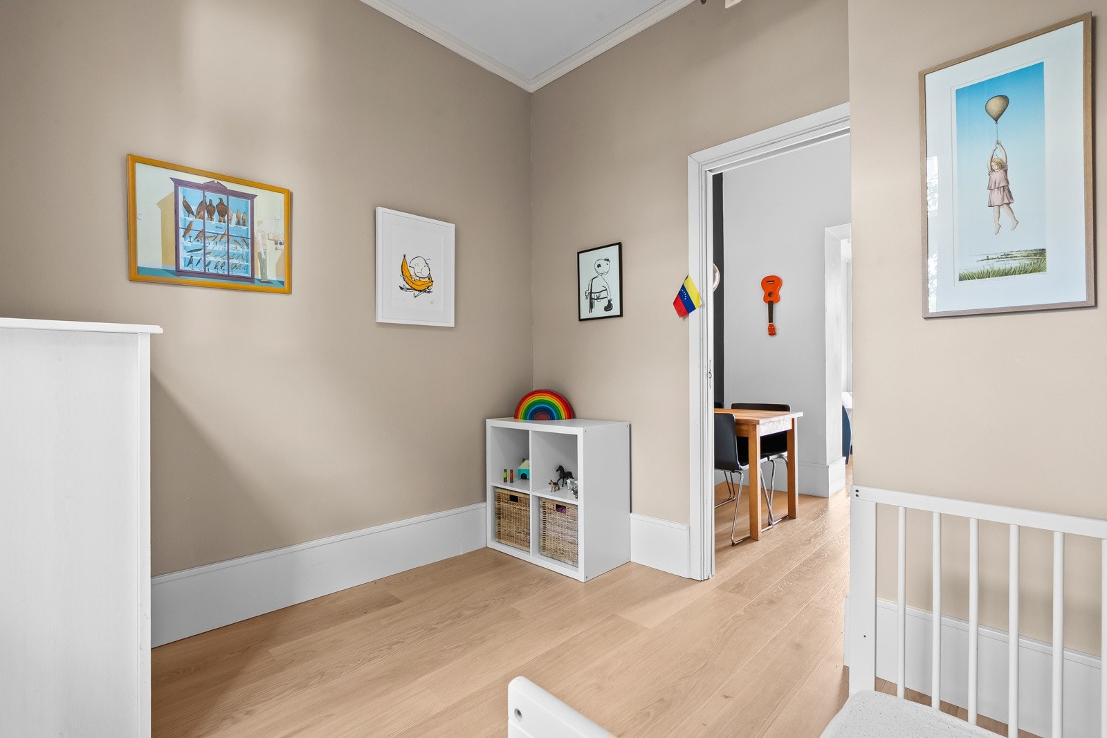 Rommet egner seg ypperlig som gjesteværelse, barnerom eller hjemmekontor. Rommet vender mot rolig bakgård. Galleribilde