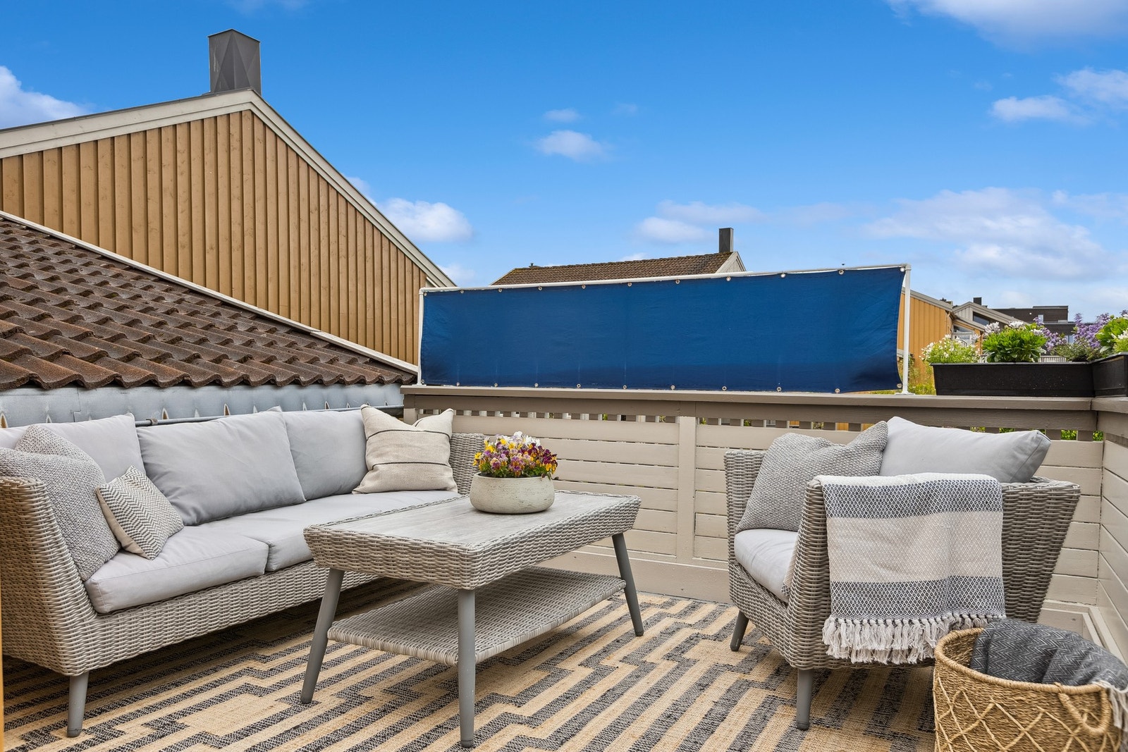 Her har man gode solforhold fra morgen til kveld på sommerstid. Galleribilde