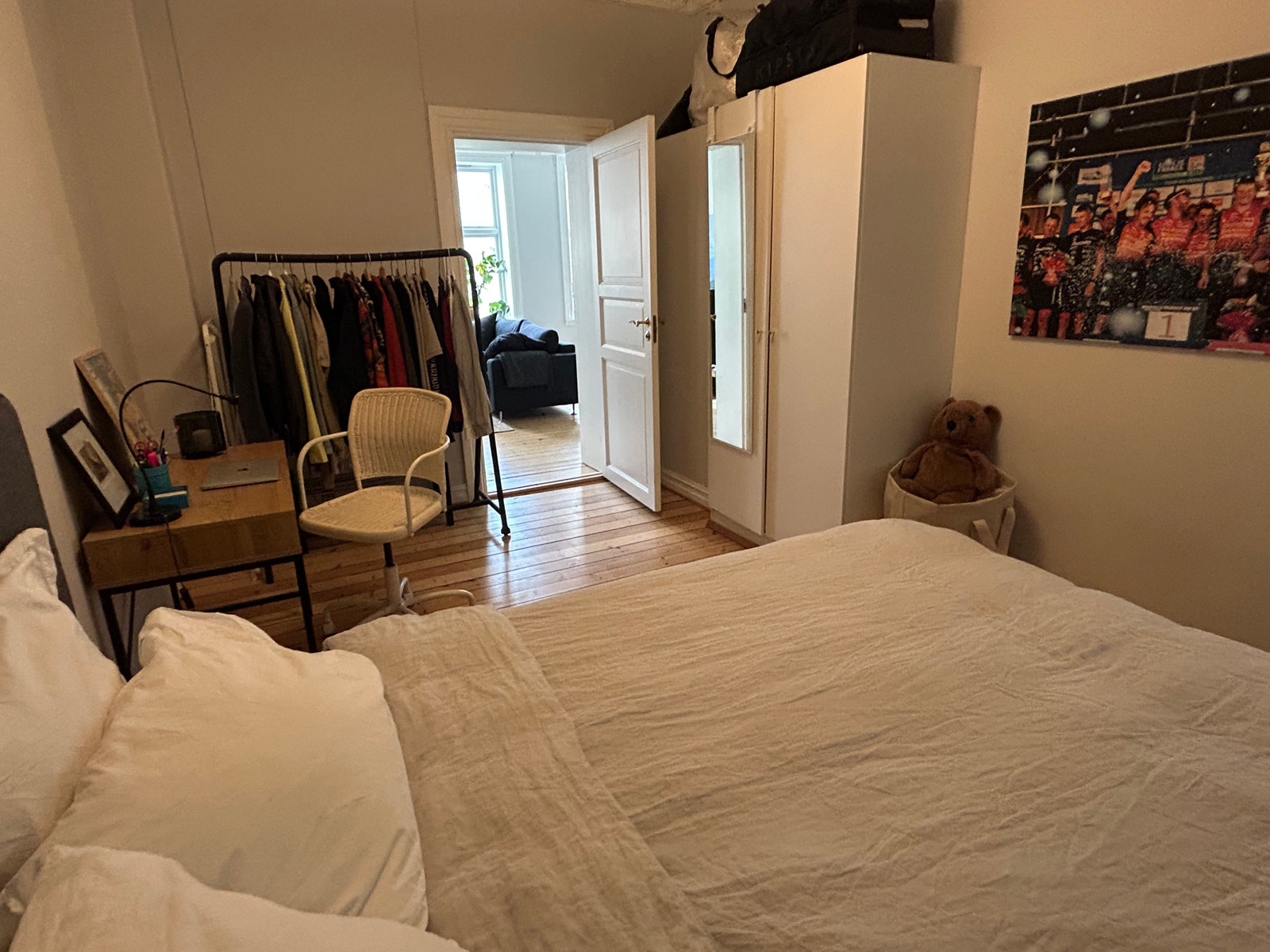 God plass også til feks skrivepult el på soverommet. Galleribilde