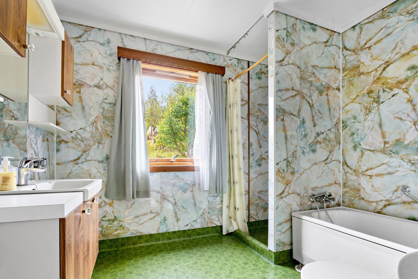 Badet Galleribilde