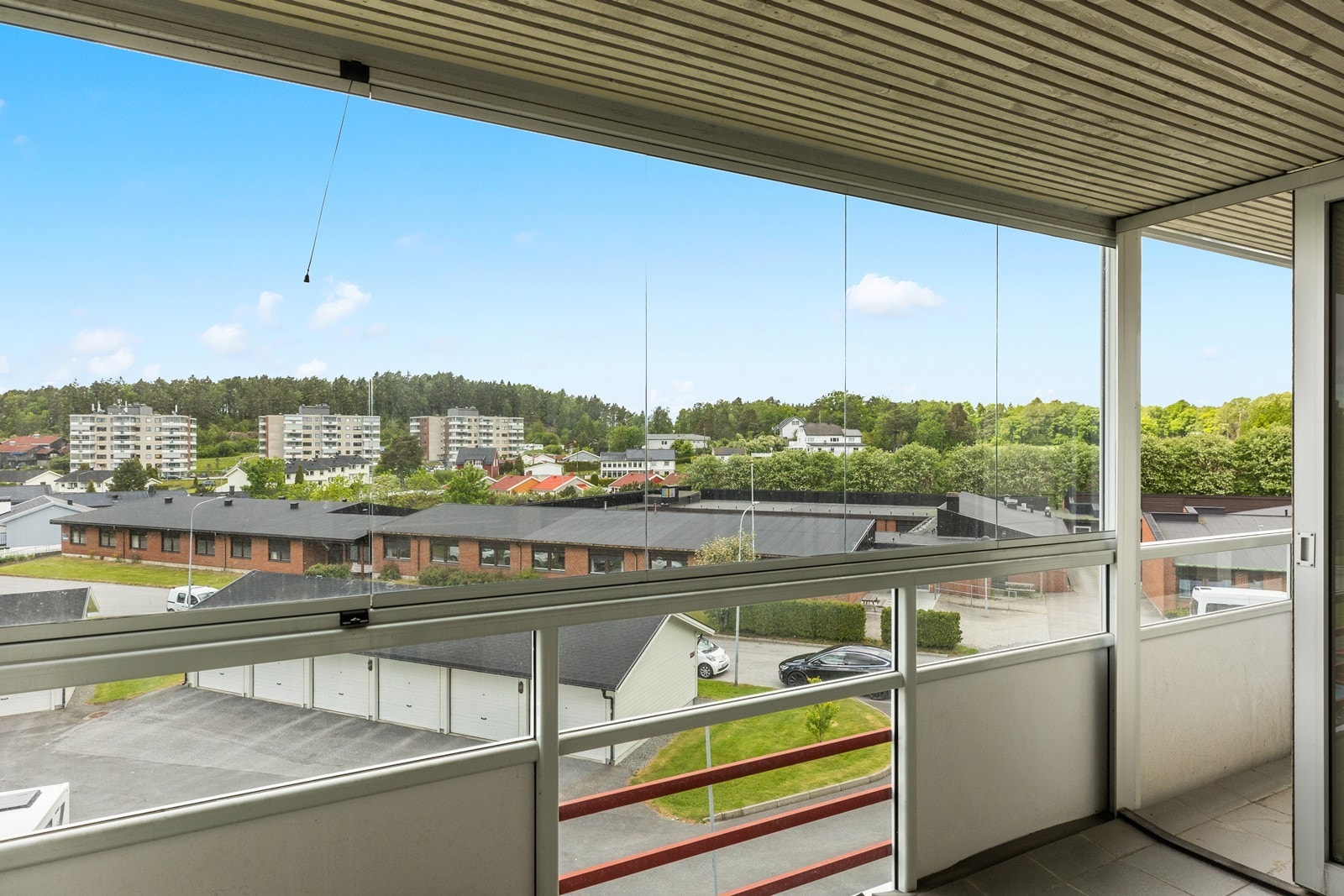 Innglasset veranda hvor vinduer kan åpnes.. Galleribilde