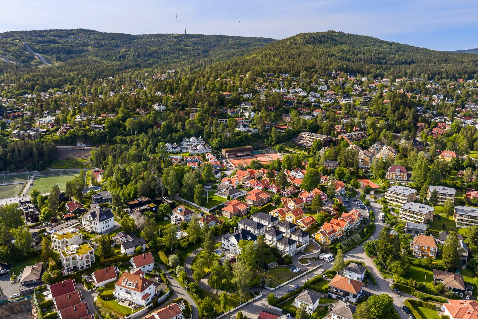 Unikt boligområde nær byen og Nordmarka Galleribilde
