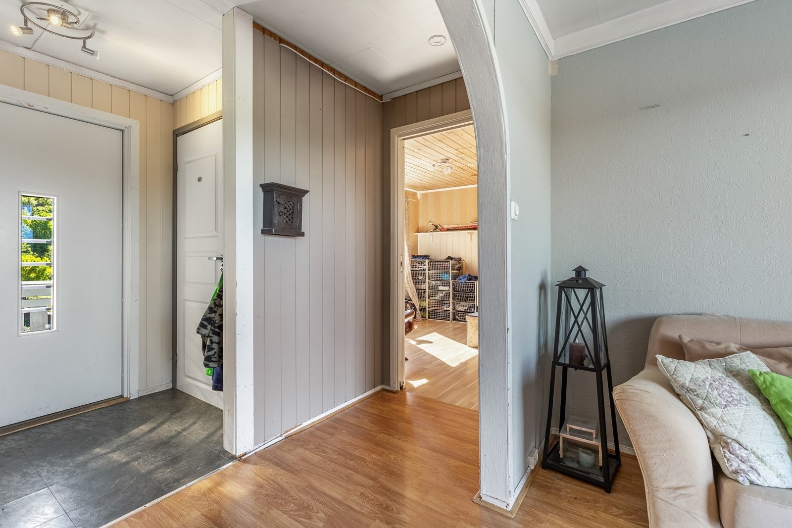 Romslig gang Galleribilde