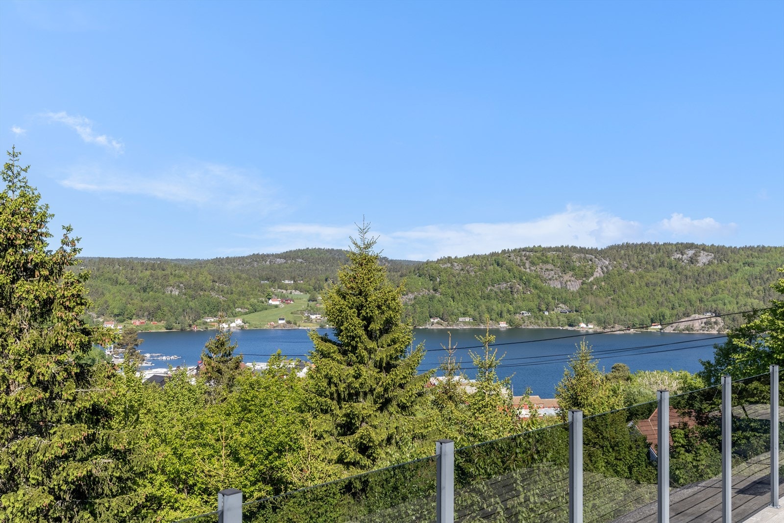 Utsikt fra terrasse Galleribilde