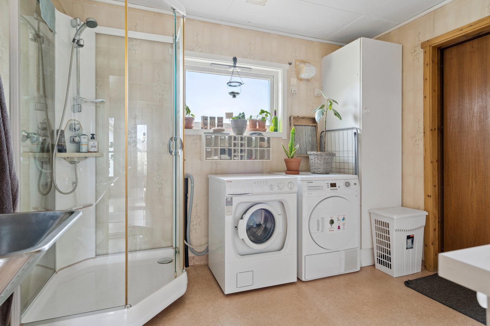 Vaskerom Galleribilde