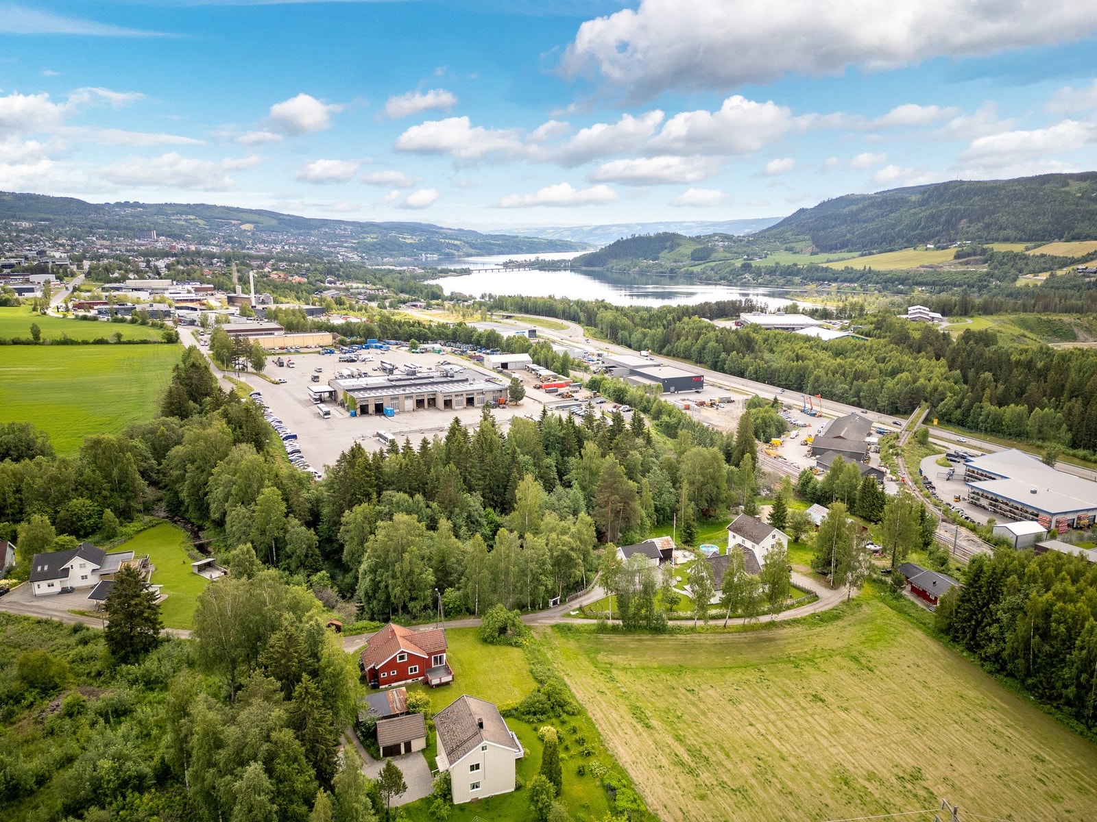 Lillehammer er omkranset av flotte tur- og rekreasjonsområder med mulighet for turopplevelser sommer som vinterstid. Galleribilde