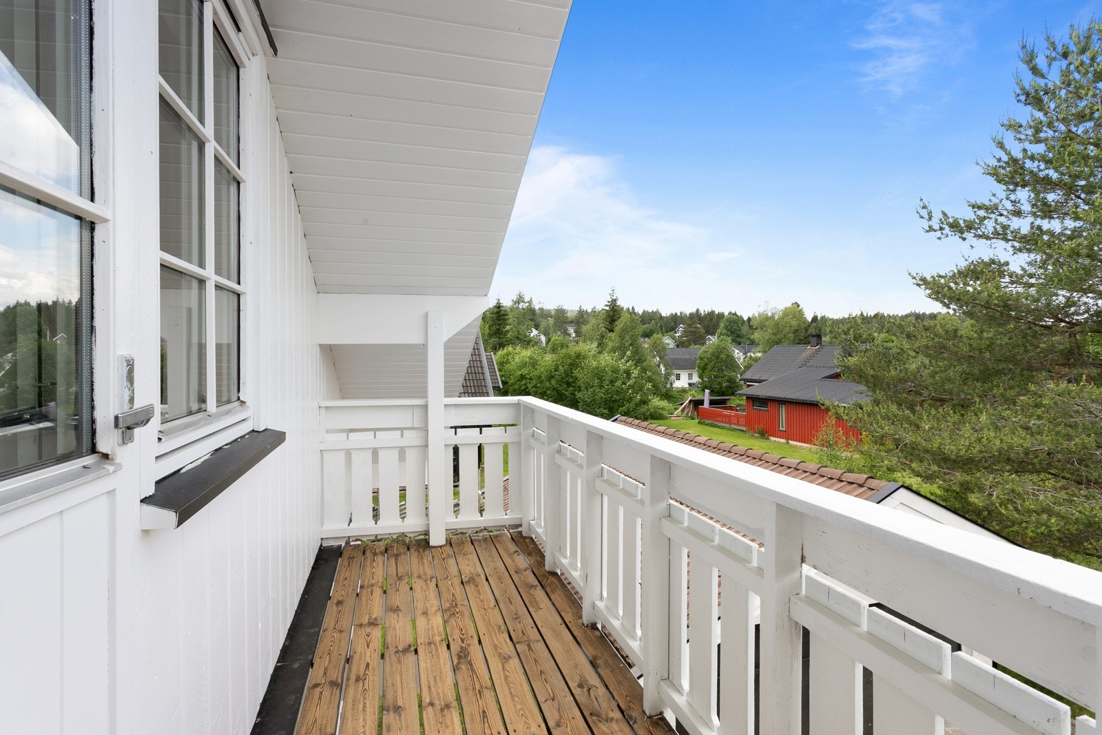 Det er to balkonger i 2. etasje. Galleribilde