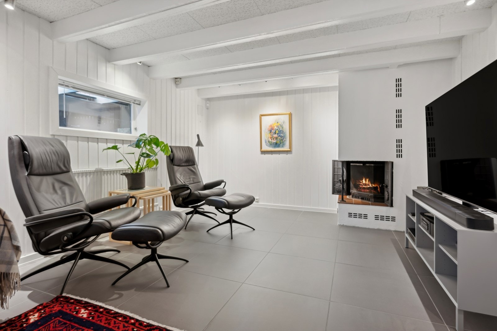 Peis i kjellestuen. Galleribilde