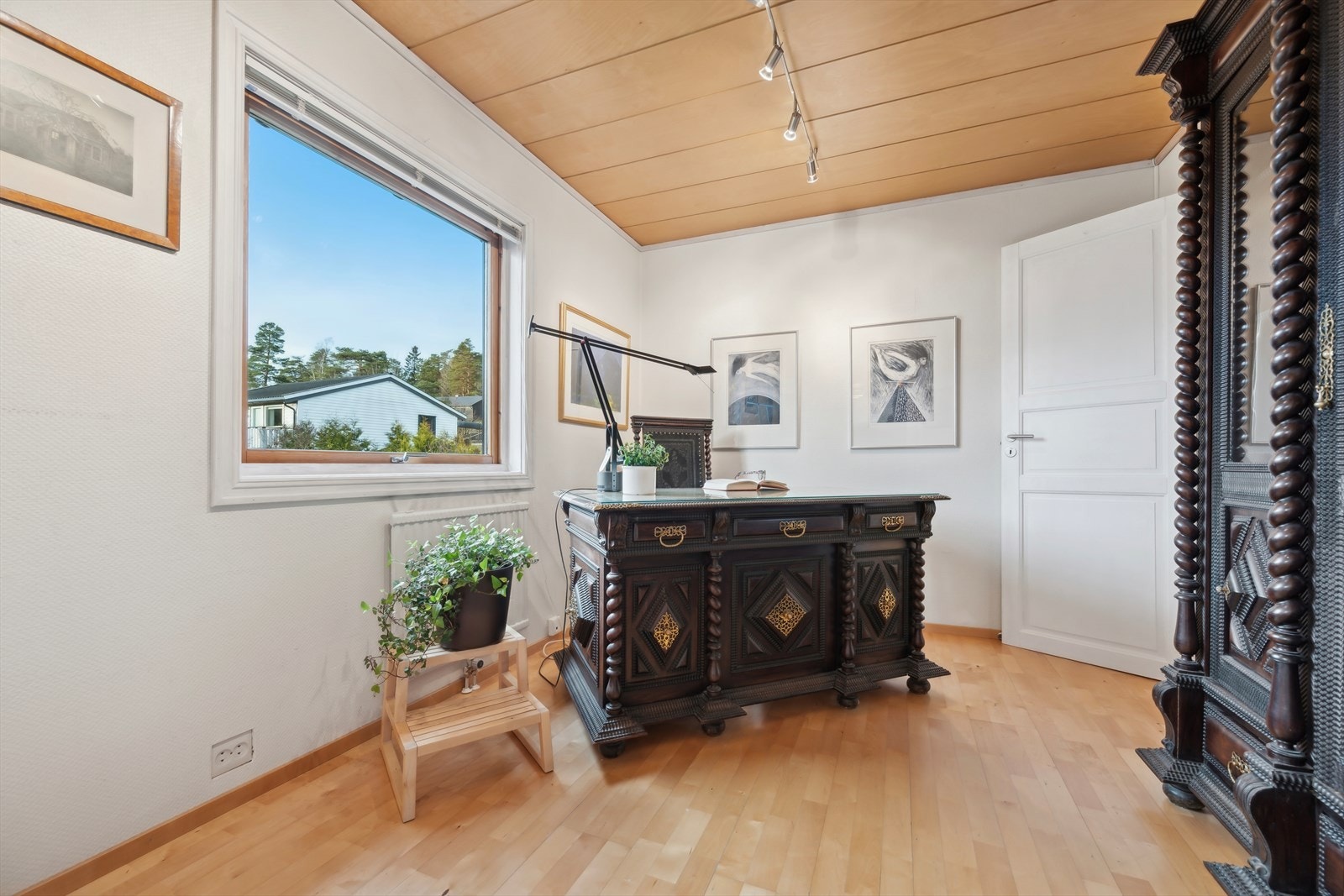 Soverom som benyttes som kontor. Galleribilde