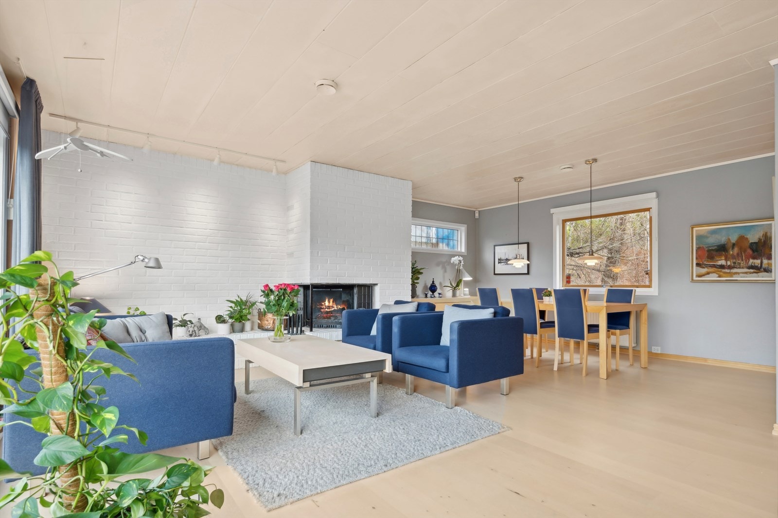 Peis i stuen som varmer godt. Galleribilde