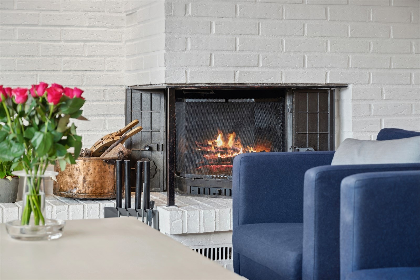 Peis i stuen. Galleribilde