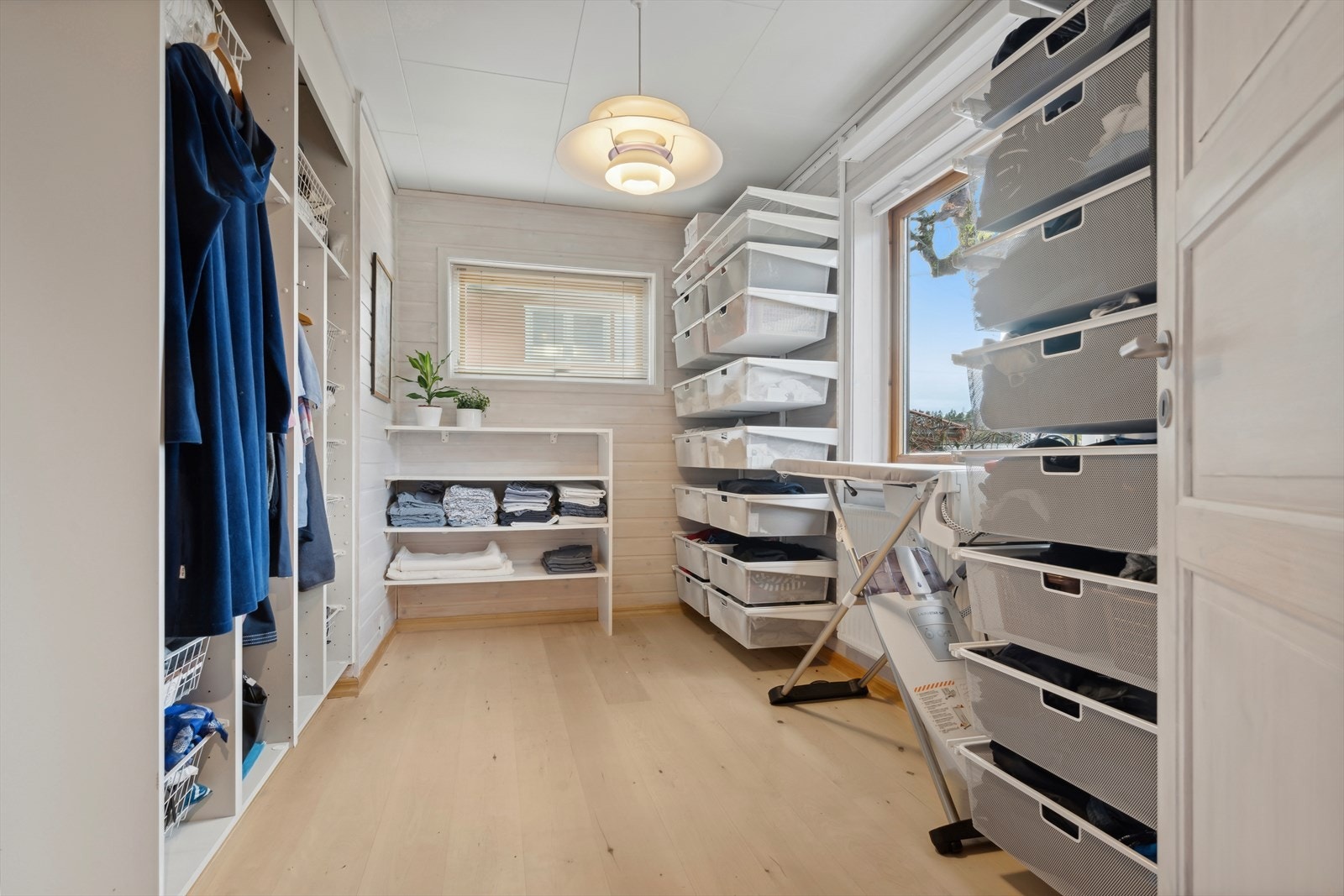 Soverom som i dag benyttes som walk-in-closet. Galleribilde