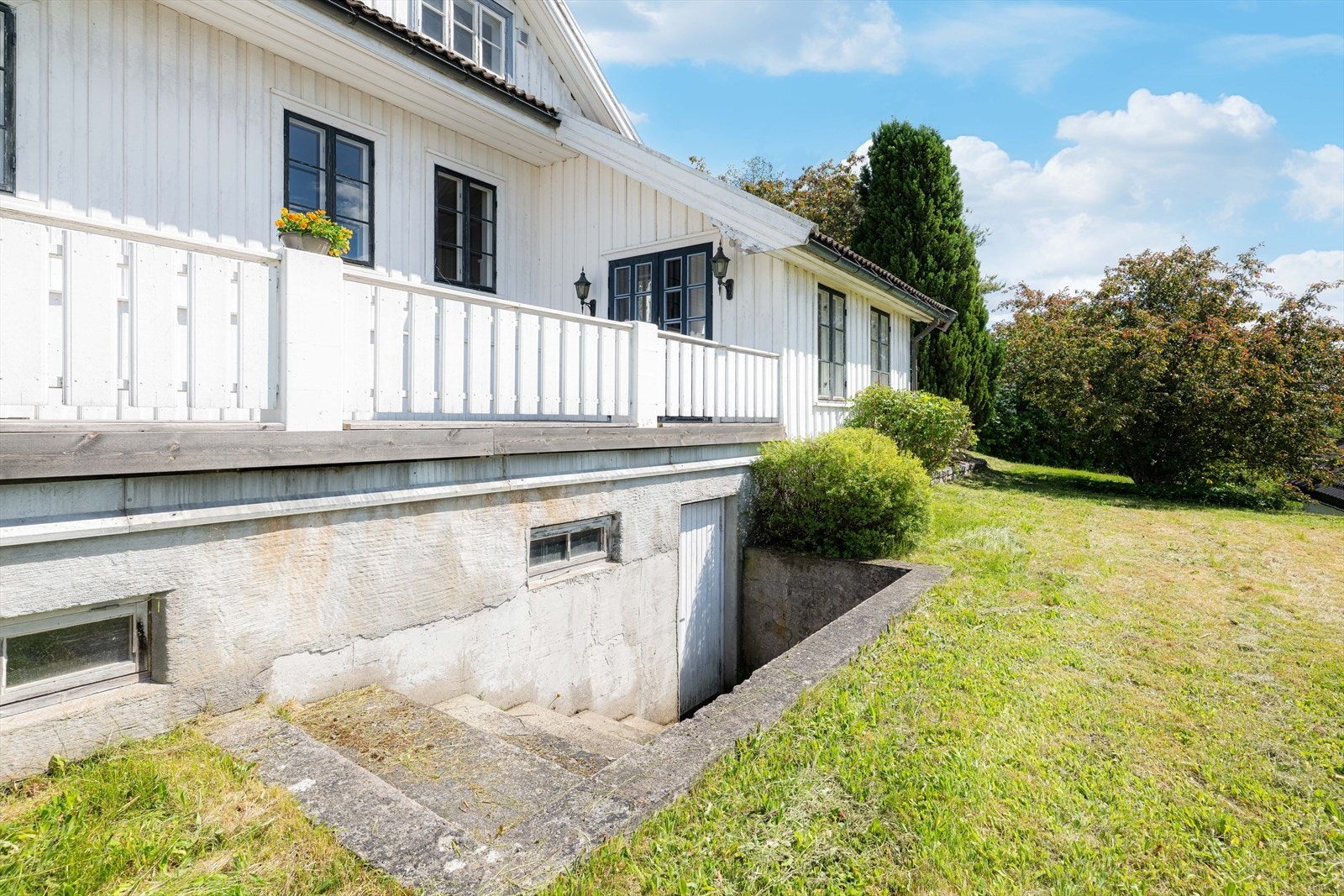 Videre er det lagringsmuligheter i utvendig bod på 30 kvm. Galleribilde