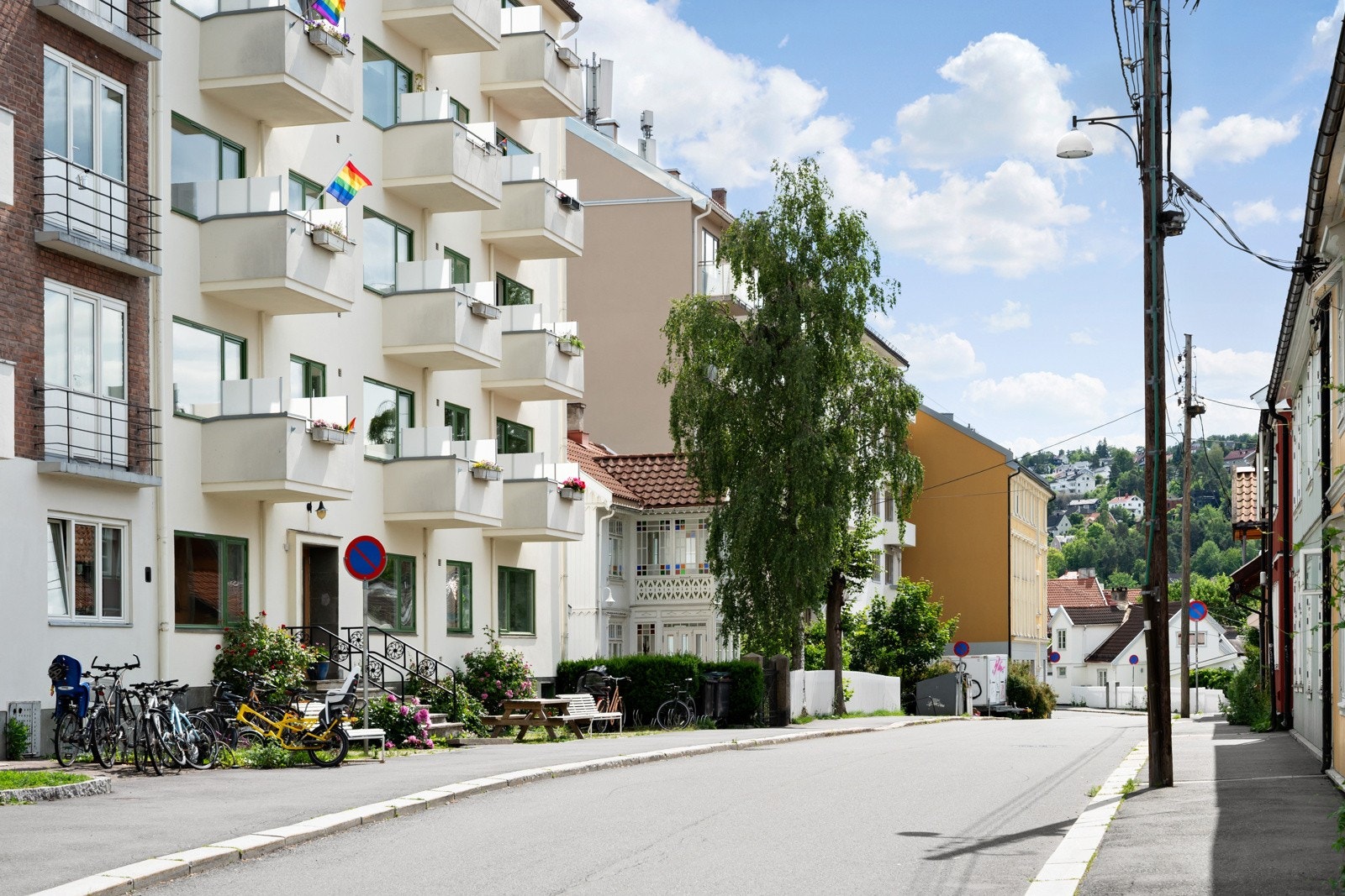 Velkommen til Etterstadgata 22, sentralt og likevel tilbaketrukket i hyggelig nabolag øverst på Vålerenga. Galleribilde