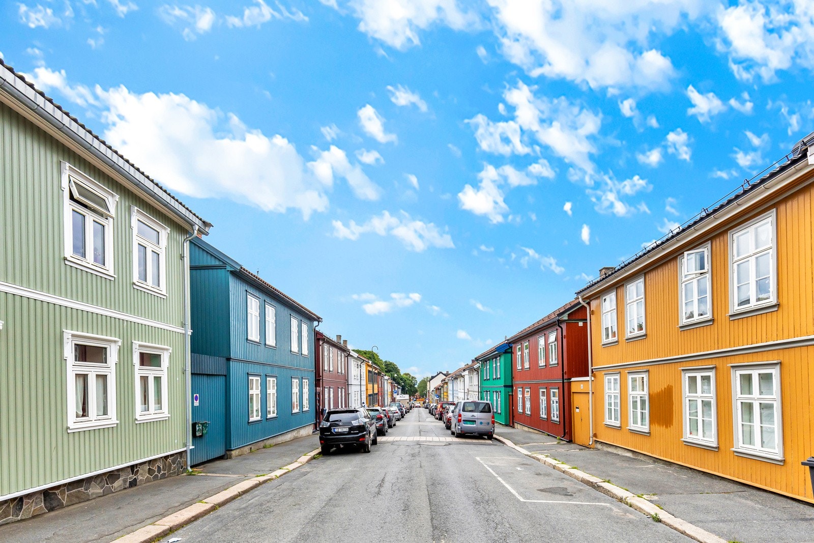 Vålerenga er kjent for sin sjarmerende og bevaringsverdig bebyggelse i flotte farger. Galleribilde