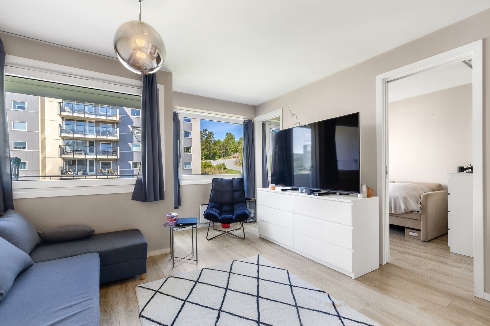 Velkommen til Underlia 51 - Presentert av Hossein v. EIE eiendomsmegling. Galleribilde