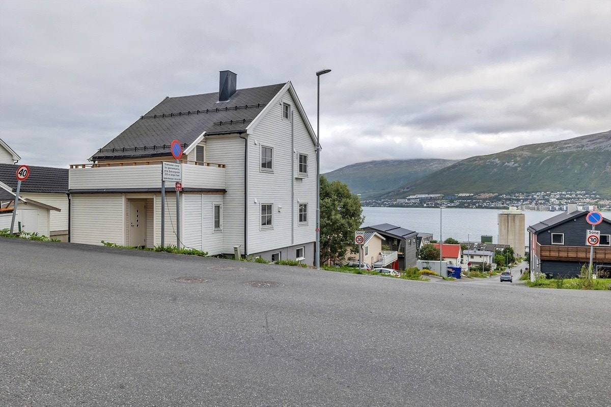 Fasade sett fra Dramsvegen. Galleribilde