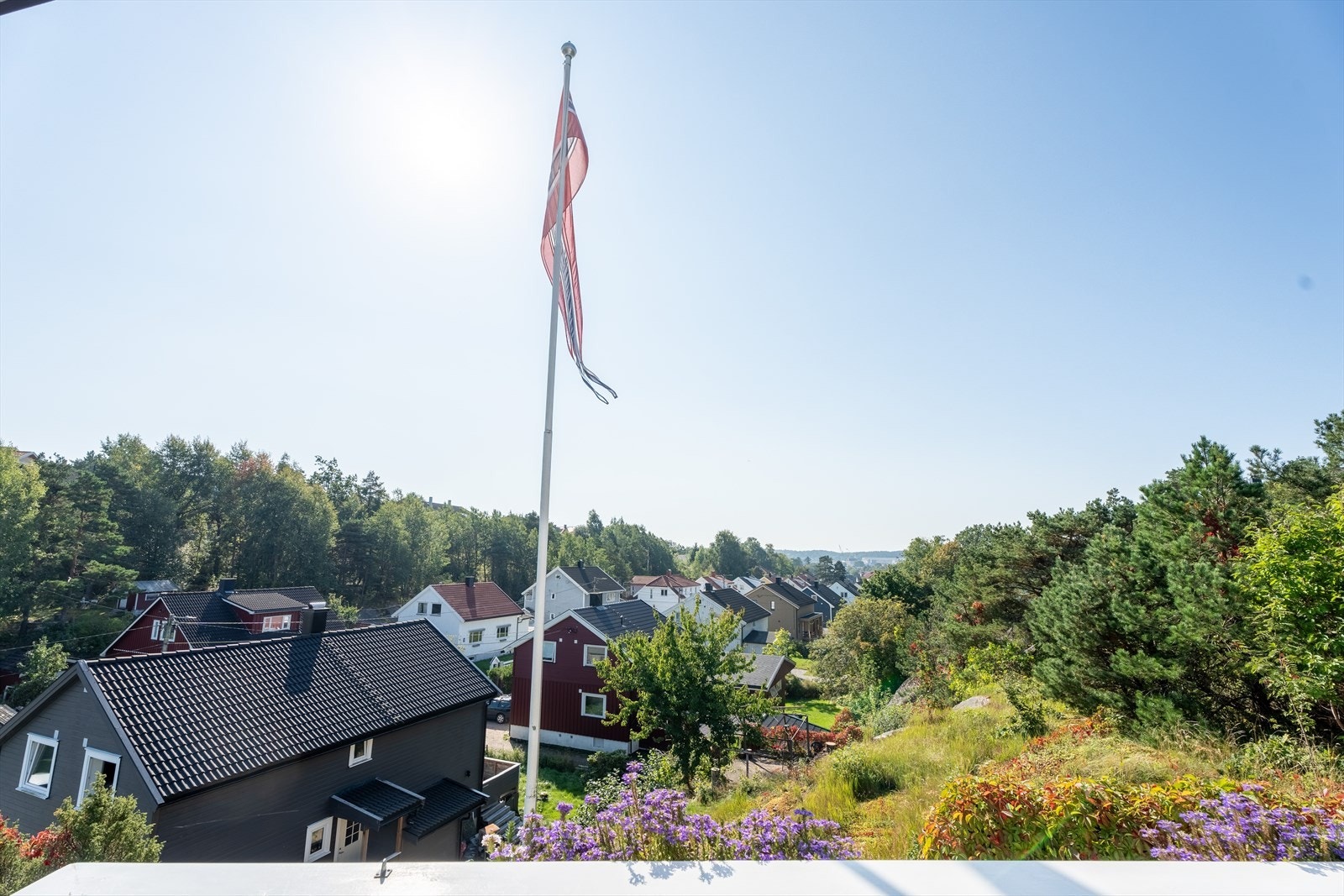 Utsikt fra balkong mot sentrum Galleribilde