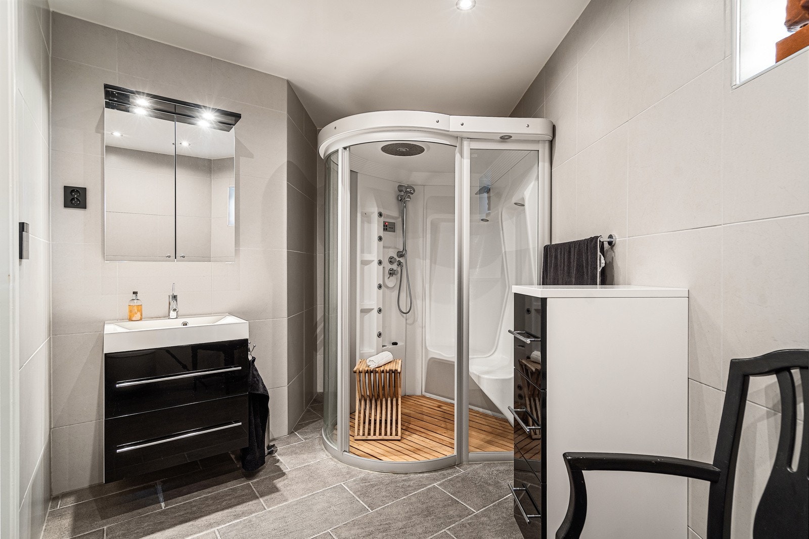 Badet i underetasje Galleribilde