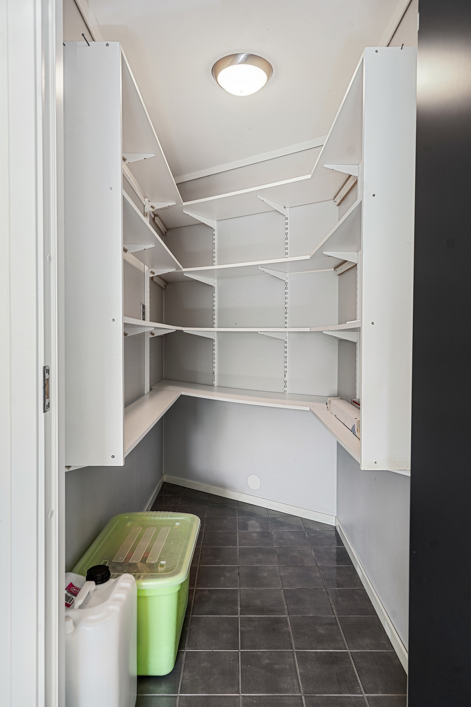 Innvendig bod Galleribilde