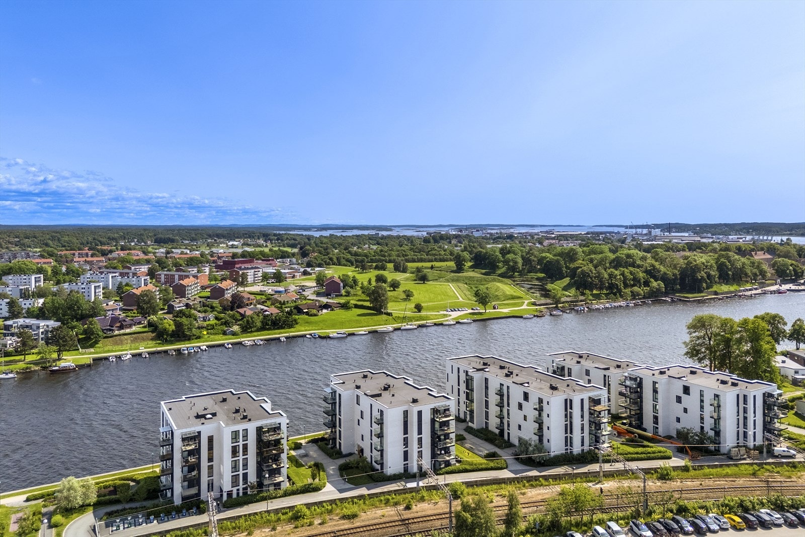Velkommen til ditt nye hjem, ved elvebredden. Galleribilde