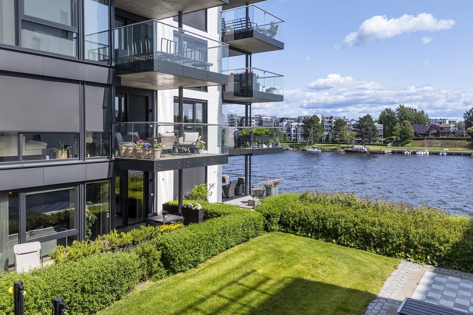 Innbydende 3-roms eierleilighet fra 2020, på Bellevue/Riverside. Galleribilde