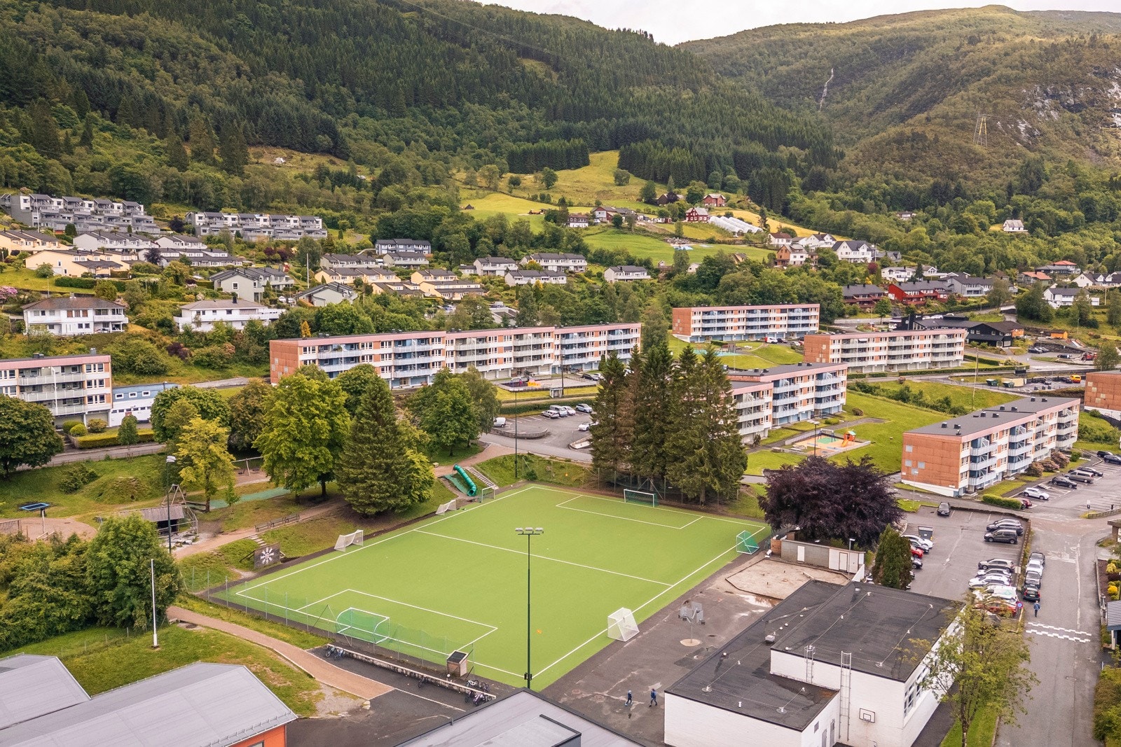For den aktive er det mange turmuligheter i nærområdet, samt fotballbane ved Ådnamarka skole like i nærheten. Galleribilde