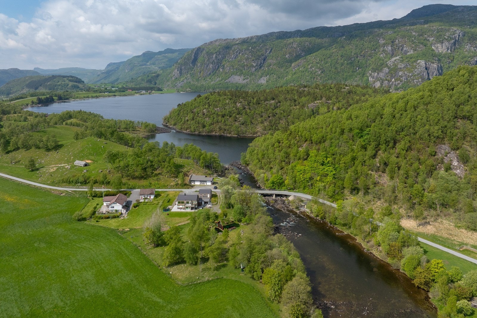 Info om elven og fiske: https://elveguiden.no/no/elv/ardalselva Galleribilde