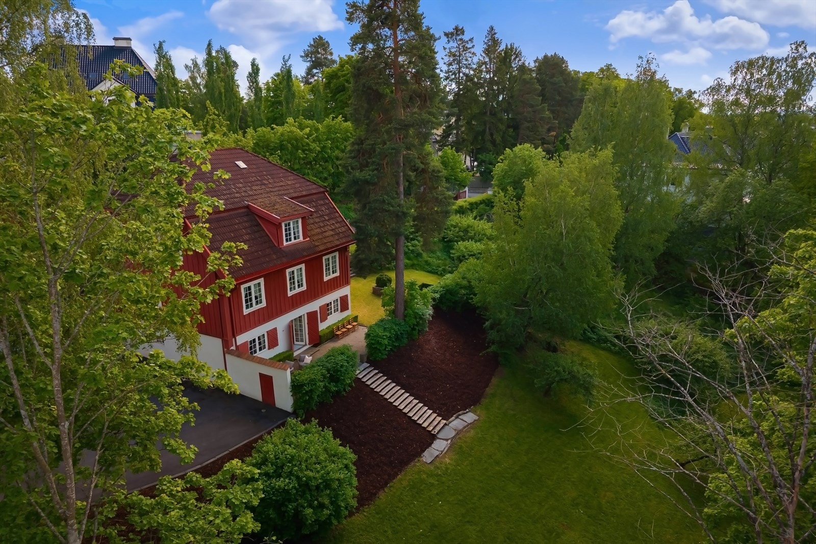 Her opplever man en rolig, landlig og skjermet atmosfære Galleribilde