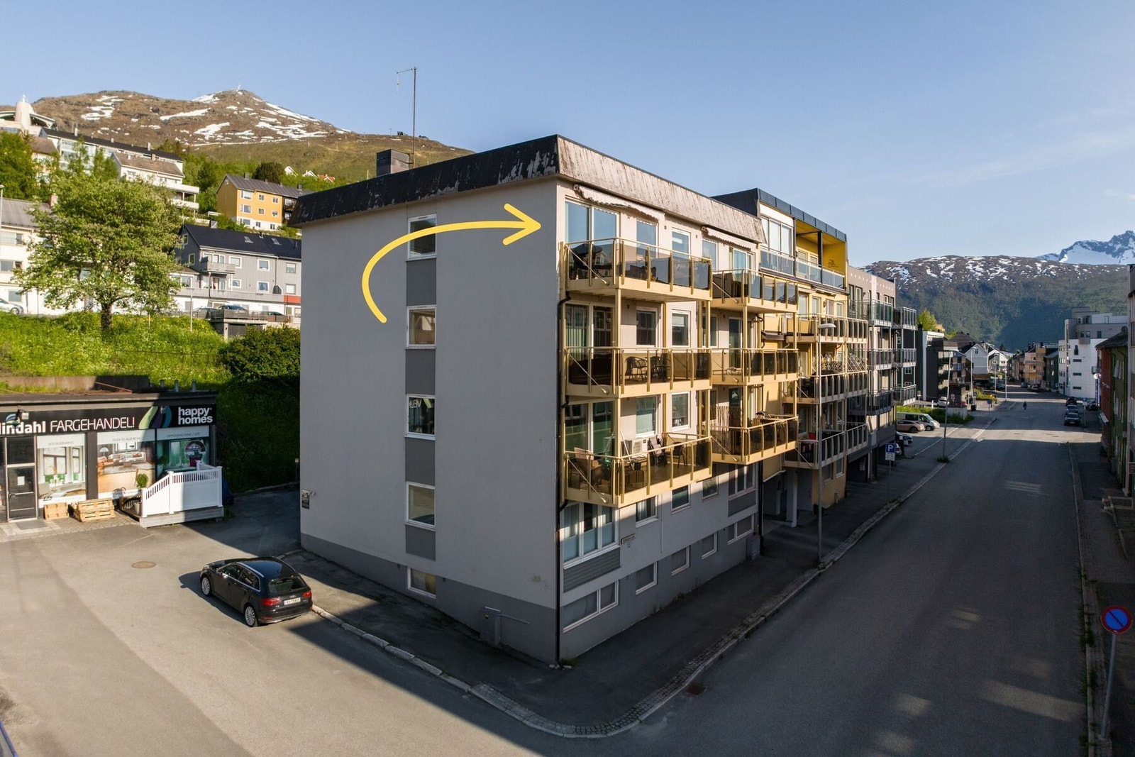 Leiligheten er en hjørneleilighet, og får dermed god med lysinnslipp Galleribilde