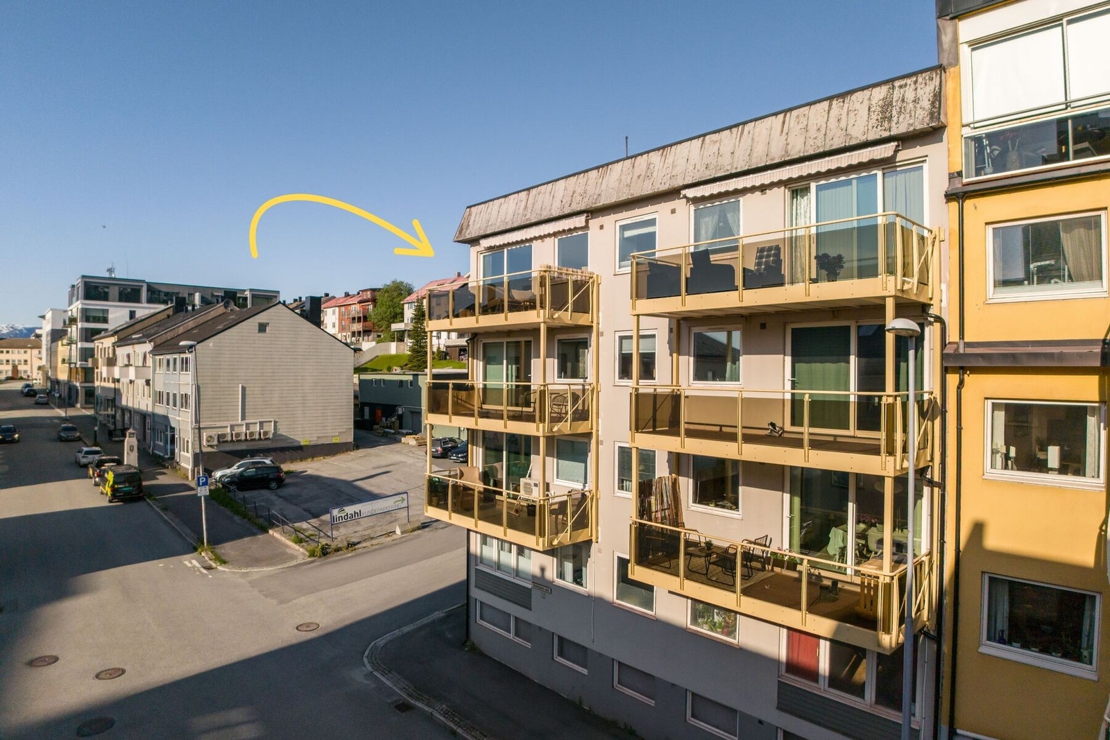 Leiligheten er en hjørneleilighet og ligger i byggets toppetasje Galleribilde