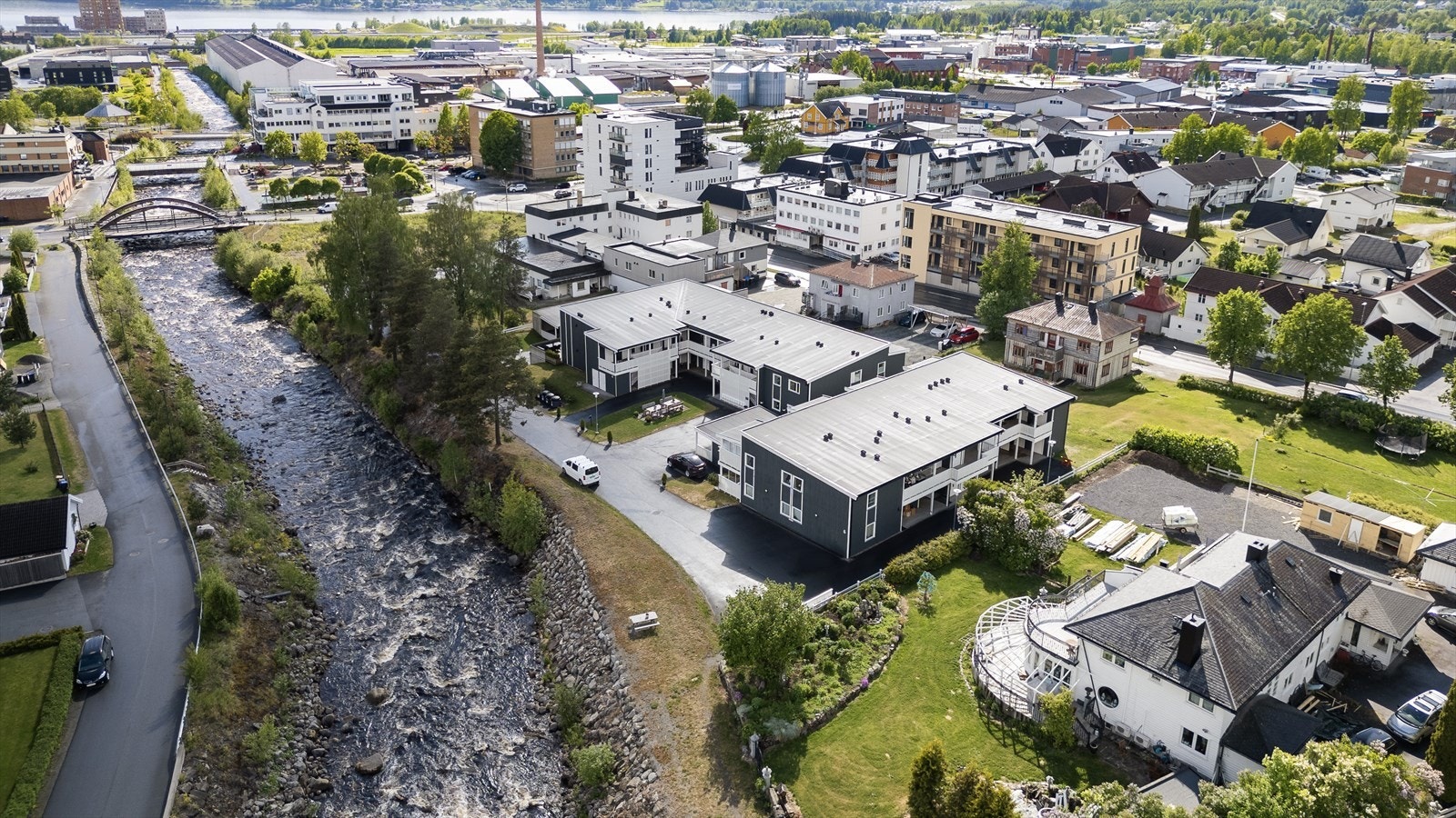 Meget sentral beliggenhet i Brumunddal. Galleribilde