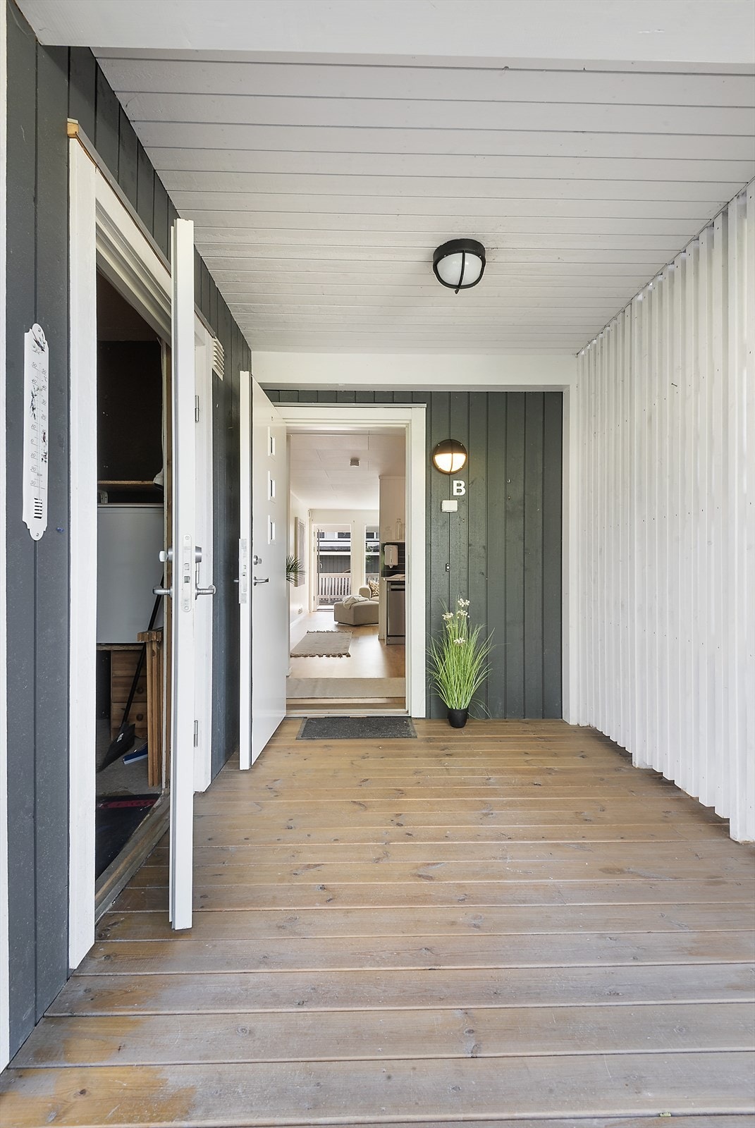 Overbygget inngangsparti. Galleribilde