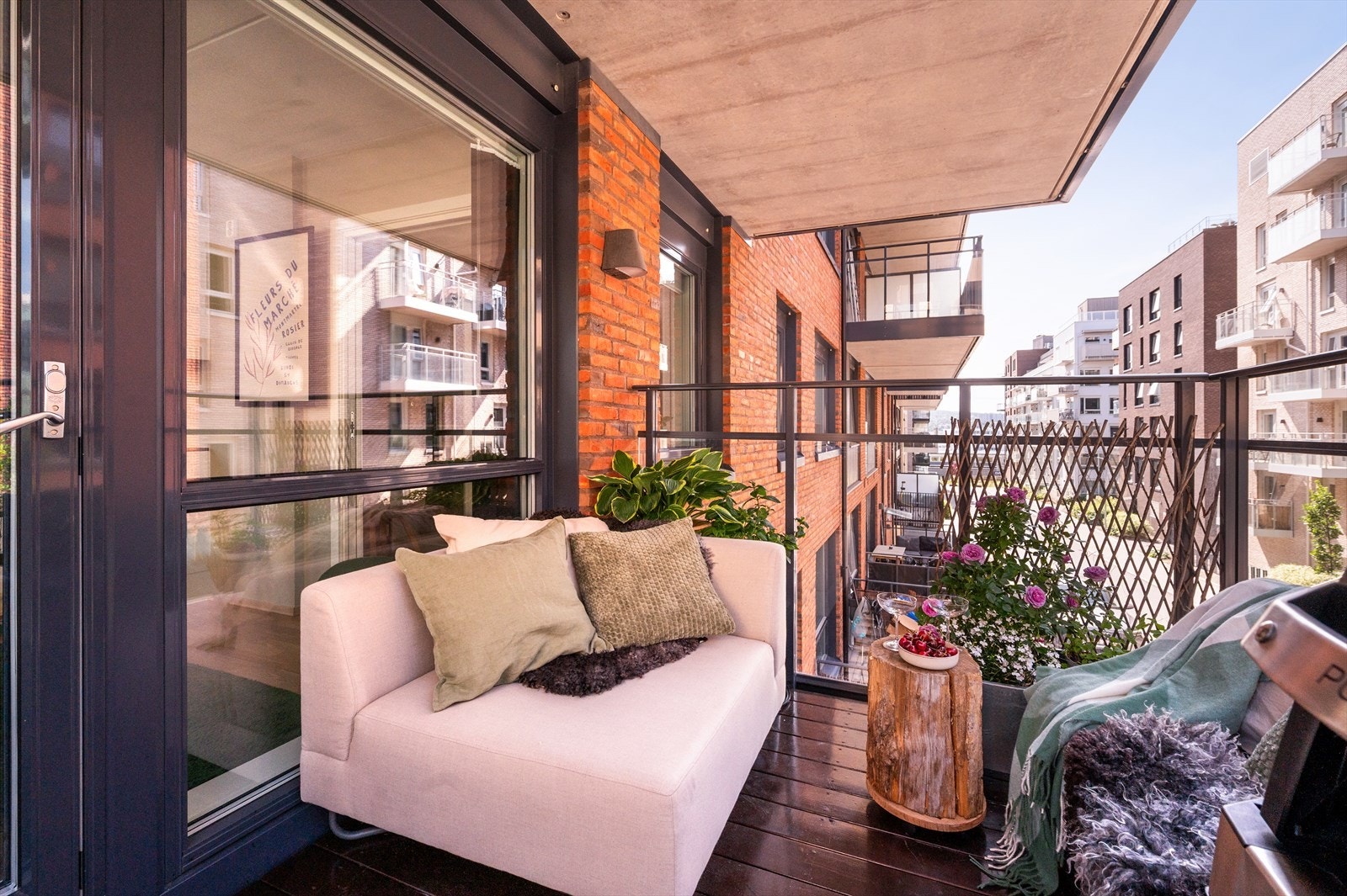 Her kan du nyte rolige ettermiddager og kveldssol. På sommerstid er det sol fra ca. kl. 12-18/19. Galleribilde