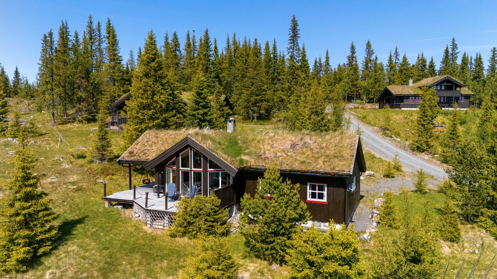 Eiendomsmegler Siri Lyseng Solberg presenterer denne eiendommen i Hellebekkgrenda Galleribilde