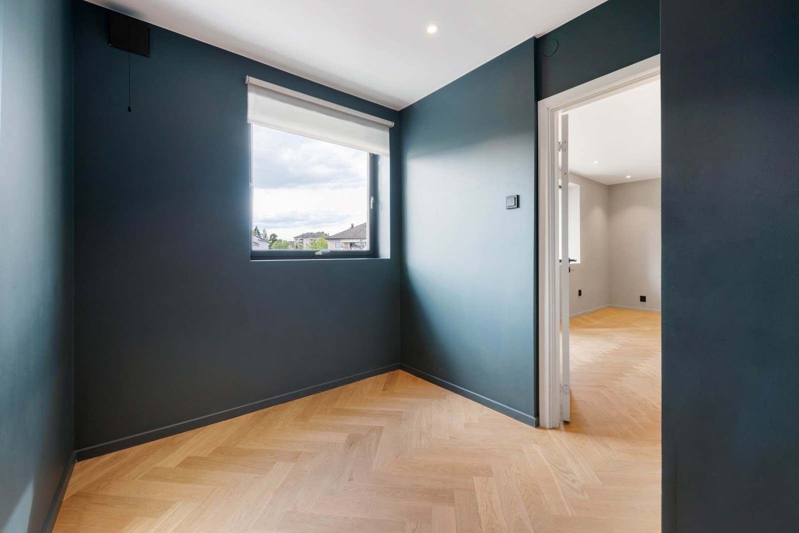 Soverom med mulighet for å plassere seng to steder Galleribilde