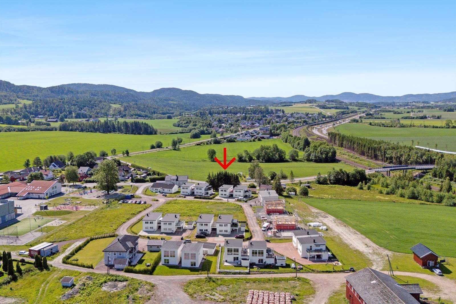 Boligen ligger i et barnevennlig og attraktivt område med kort vei til skole og annet servicetilbud. Kun 8 min med bil til Drammen sentrum. Galleribilde