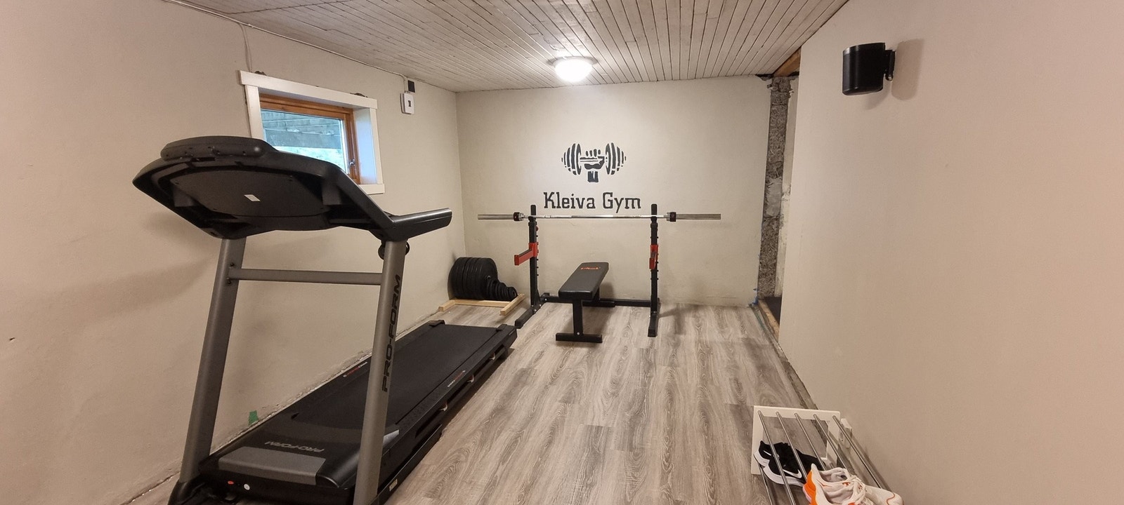 Disponibelt rom i kjeller er i dag brukt som treningsrom Galleribilde