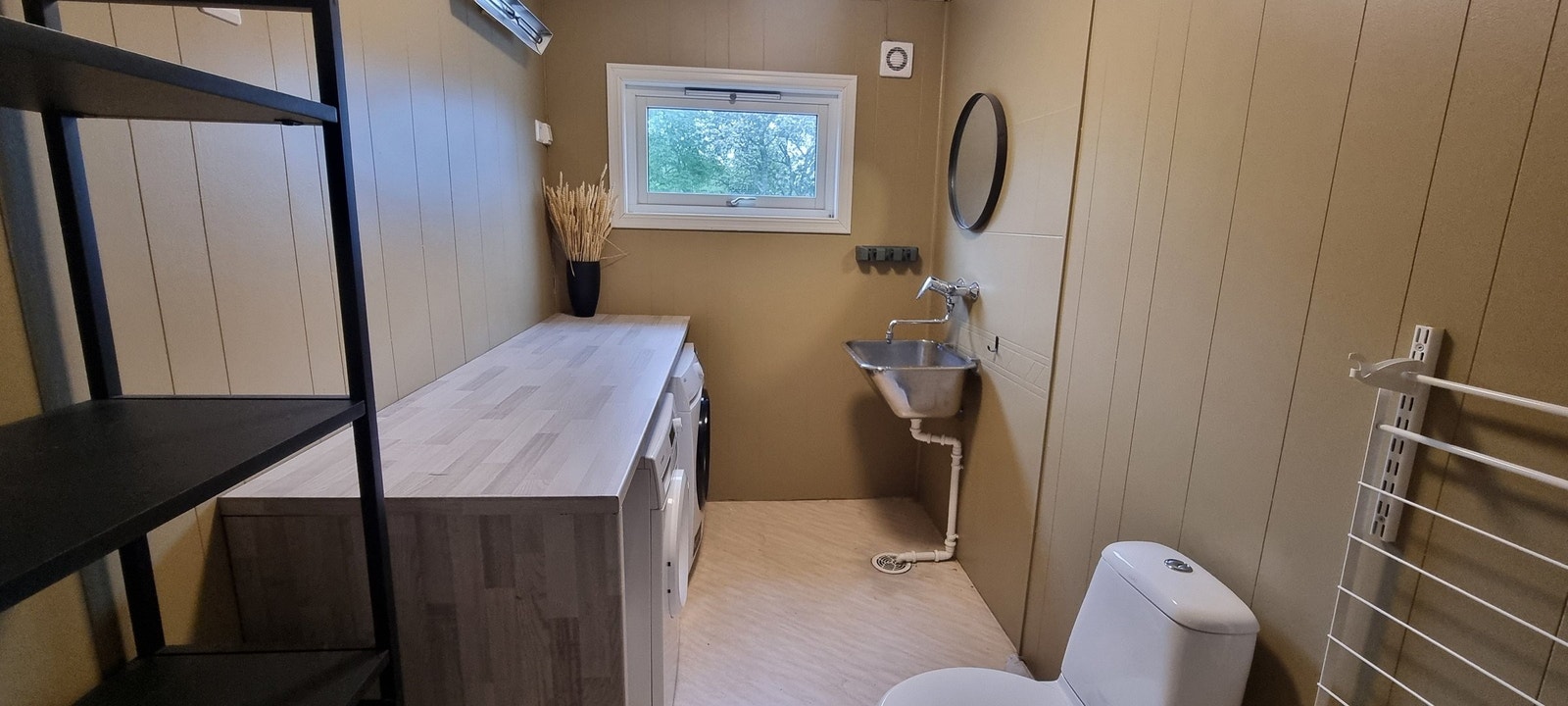 Vaskerom med toalett Galleribilde