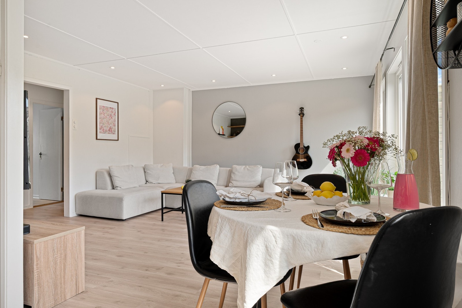 Leiligheten oppleves som lys og luftig Galleribilde