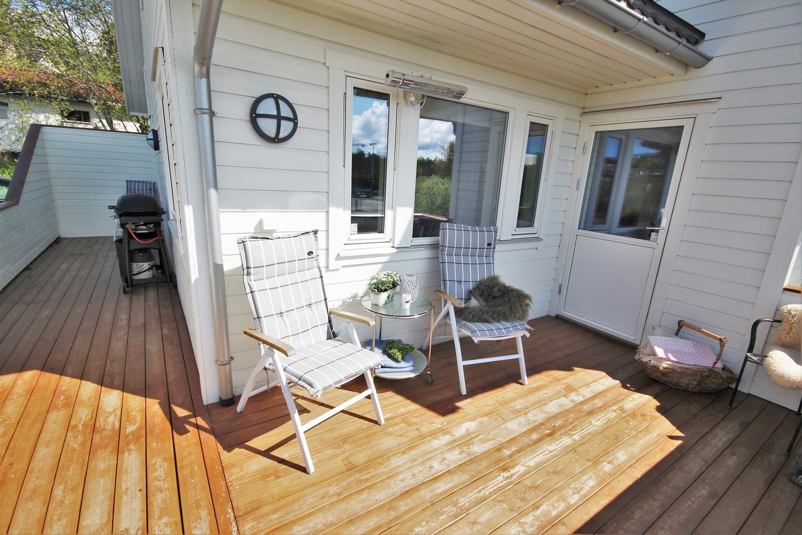 fra eiendommen har du gangavstand til barnehage, barne- og ungdomsskole samt videregående skole. Galleribilde