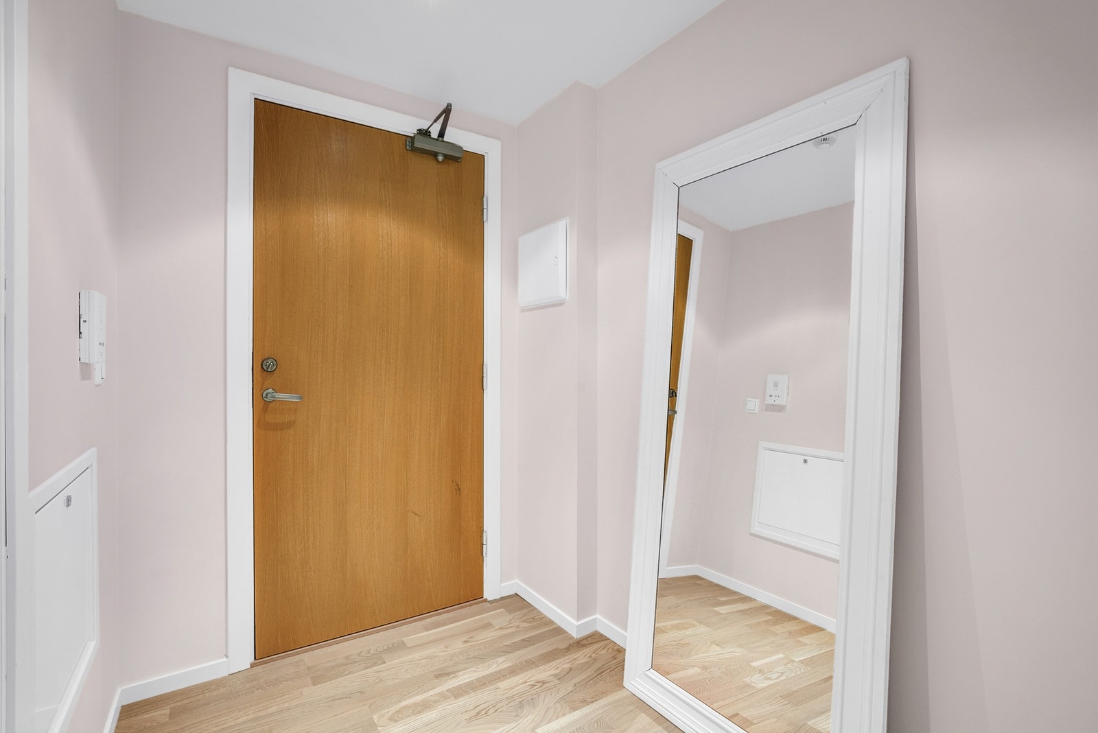 Entré med nytt gulv fra 2025. Galleribilde