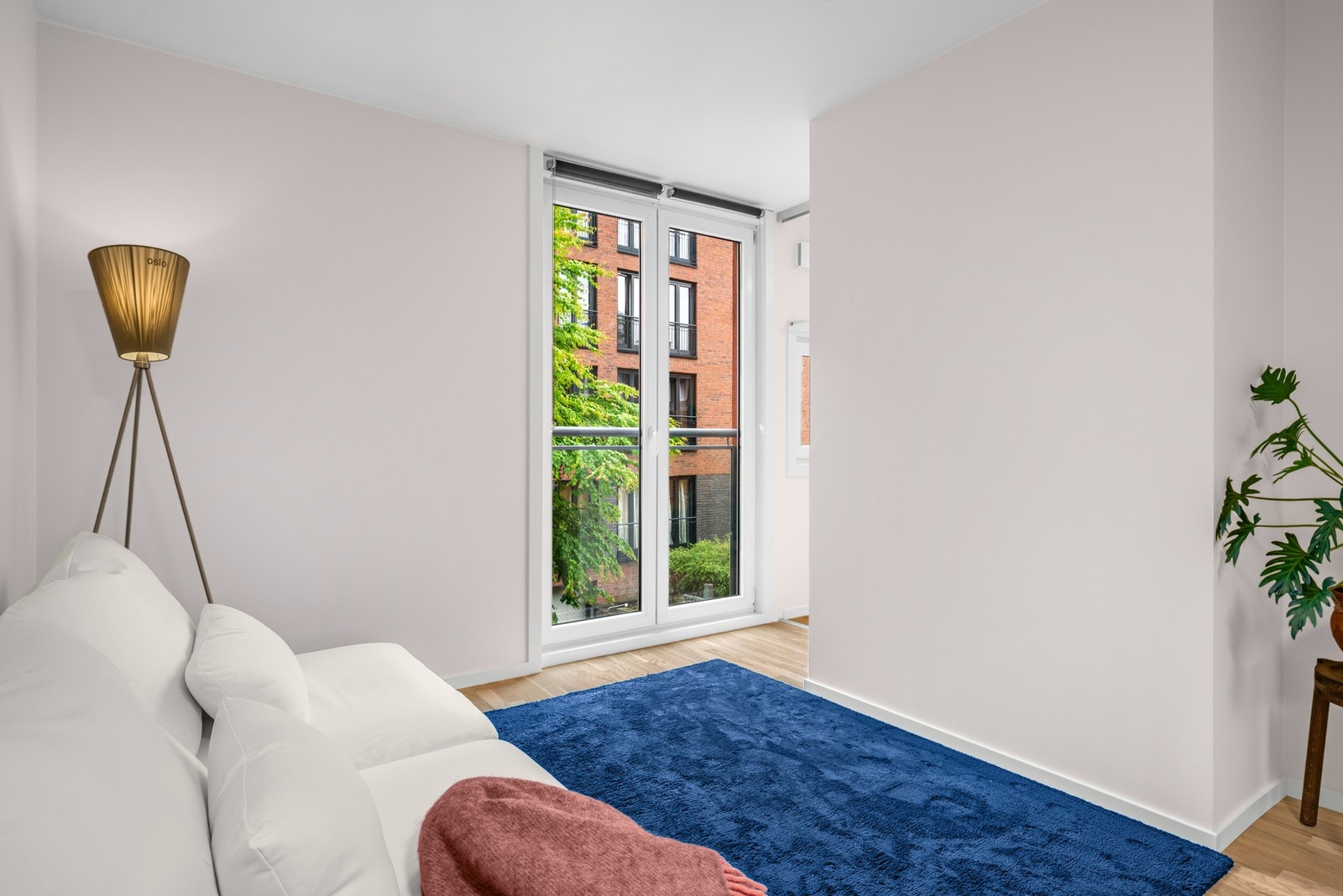 Takhøyden er målt til ca. 2,42 meter. Galleribilde