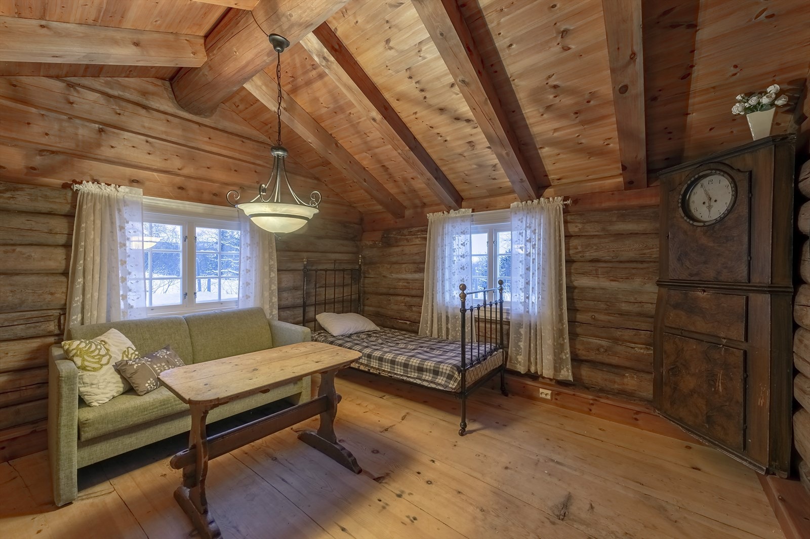 Legg merke til de brede gulvbordene Galleribilde