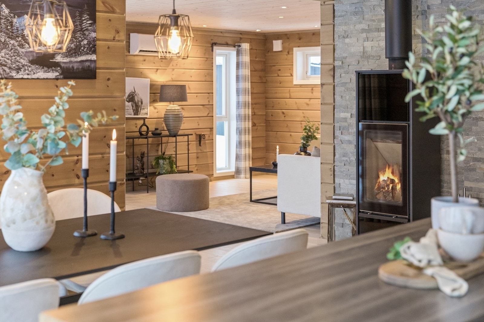 Peisovn i stuen gir både ekstra varme og hygge. Galleribilde