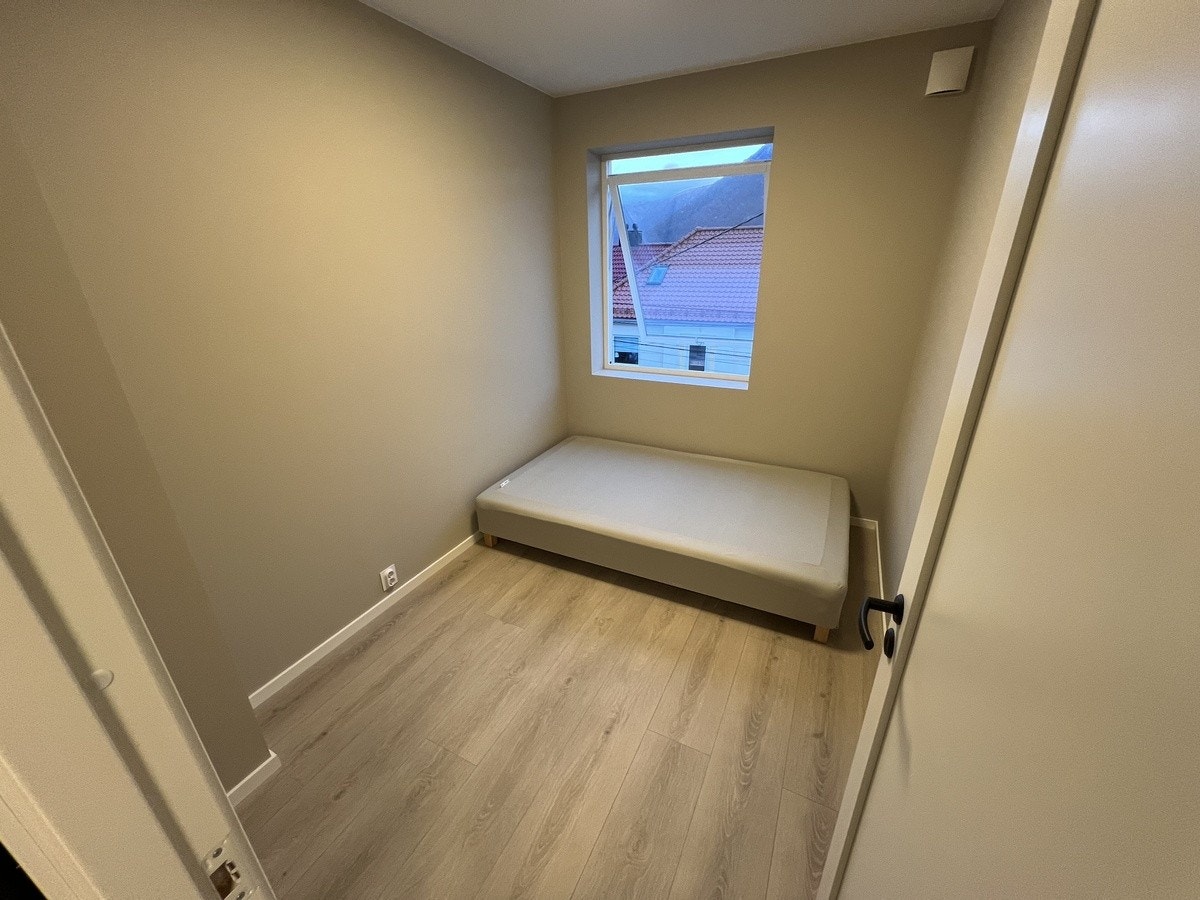 Soverom 2 (7500kr/mnd) Galleribilde